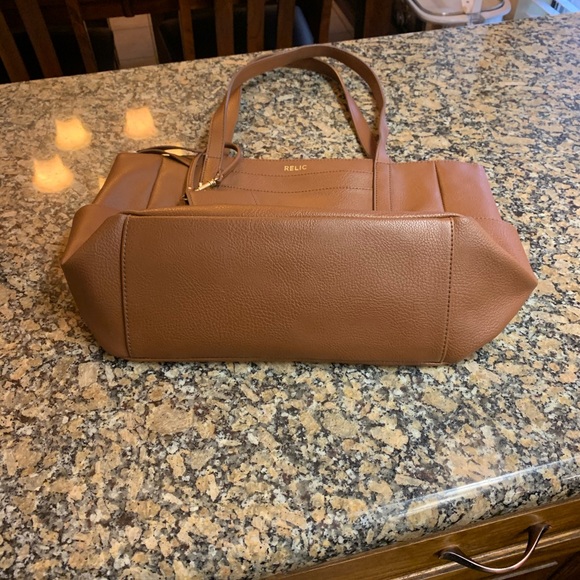 Fossil Relic Tote Bag and Wristlet - Picture 4 of 7